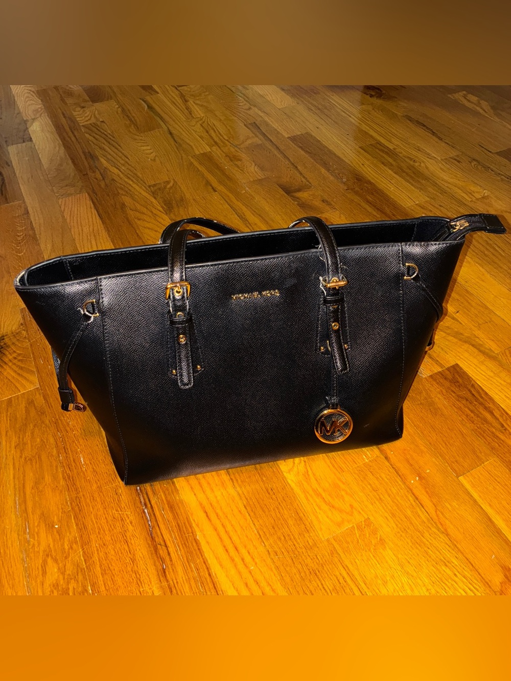 Michael Kors Voyager Black Tote Bag Saffiano Leather AS IS